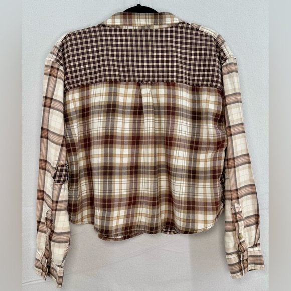 Women’s American Eagle Cozy Cabin Cropped Flannel Brown Elbow Patch Sz M - Picture 3 of 7
